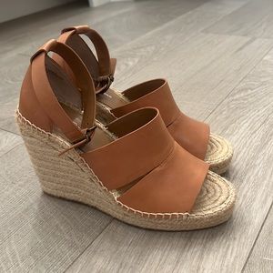 Treasure & Bond Sannibel tan wedge sandal